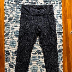 Athleta Salutation Stash Pocket Tight